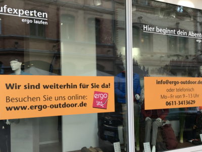 Schaufenster Beklebung ergo Fahrzeugbeschriftung-Wiesbaden